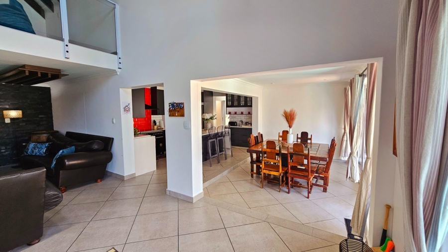 4 Bedroom Property for Sale in Britannia Bay Western Cape